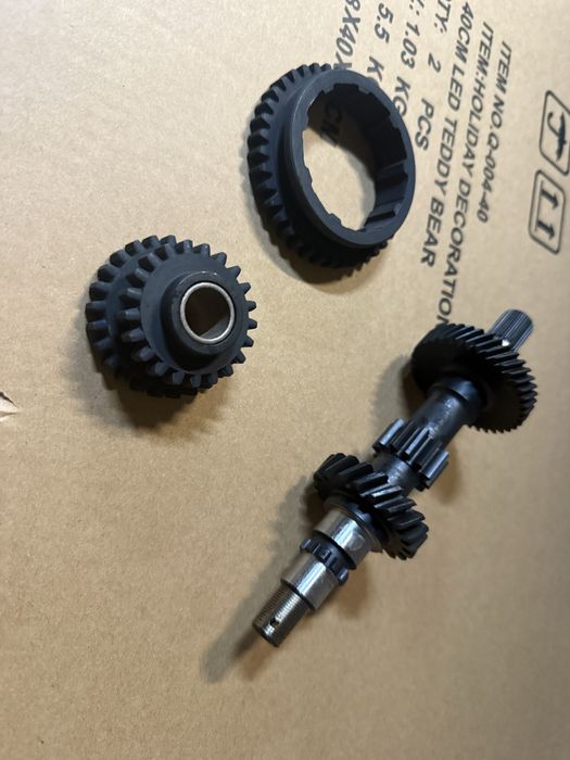 Zestaw choinek skrzyni biegow fiat 126p st el fl NOWY