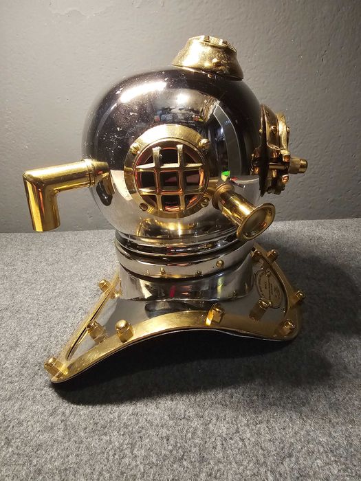 Hełm nurka dekoracja