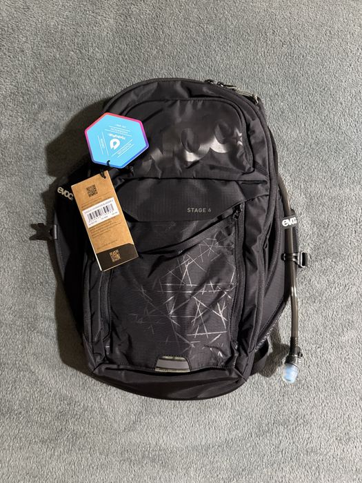 Plecak rowerowy EVOC Stage 6 + Hydration Bladder 2