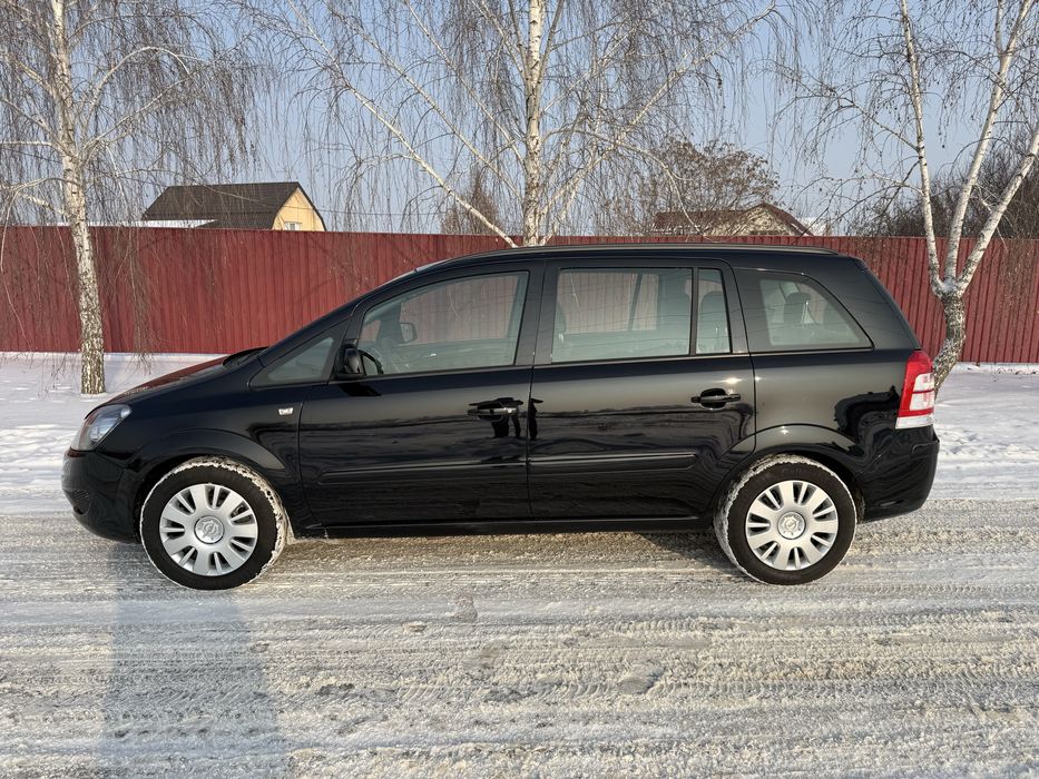 Свіжопригнаний Opel Zafira з Німеччини Розмитнений