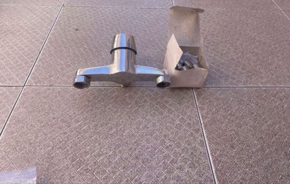 Vendo torneira nova em caixa