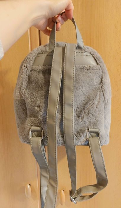 Plecak szary puszysty