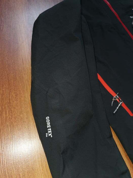 Peak Performance Black Light Gore Tex Pro Jacket
