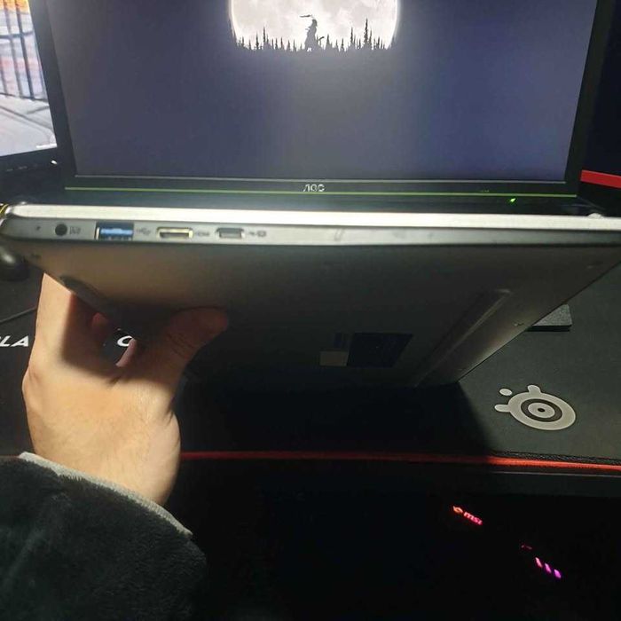 Portátil Medion E4251