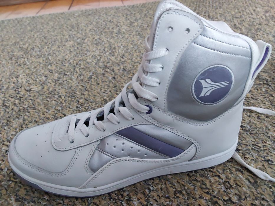 Buty białe  Diverse