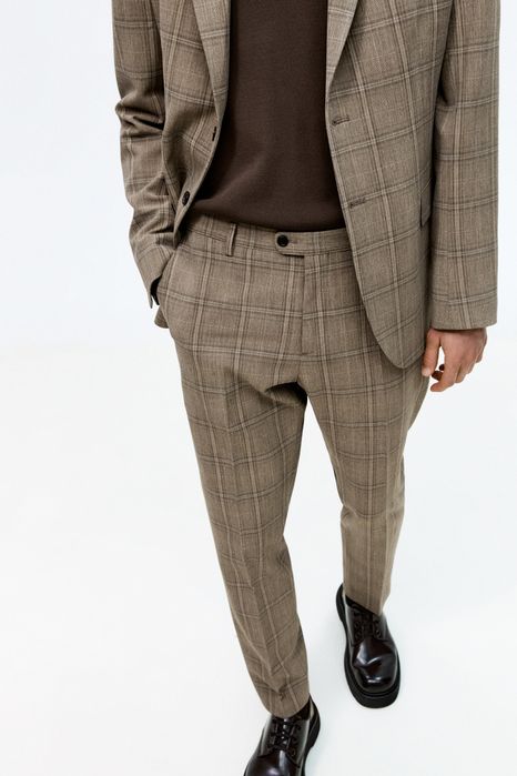 Fato Zara novo Calça tamanho  38 Blazer 48 por estrear