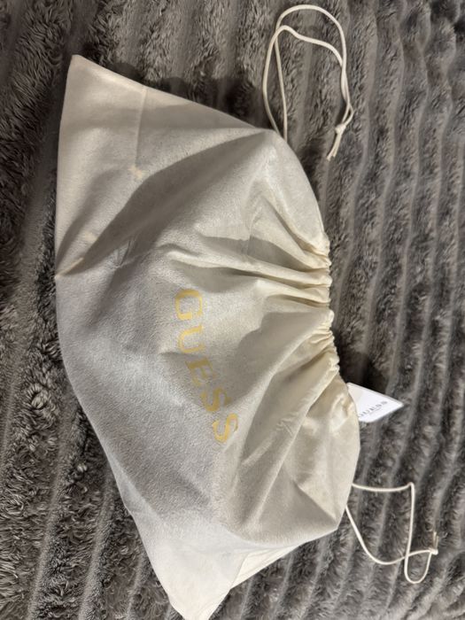 Guess Torebka  czarna