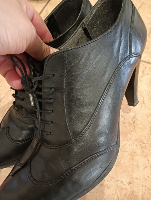Buty skórzane zamszowe rozmiar 39