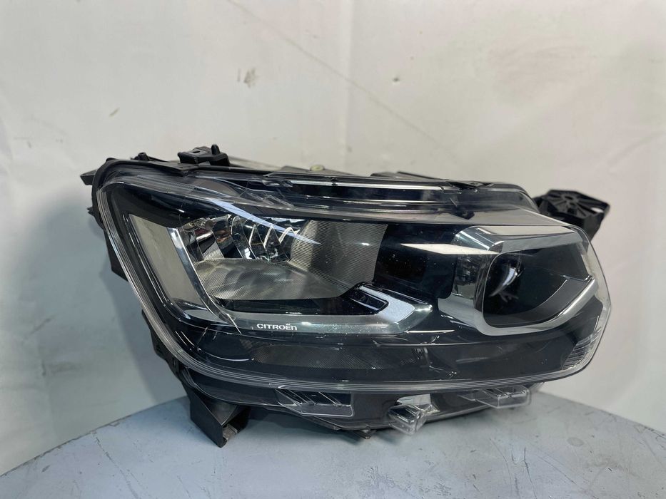 Farol dianteiro direito Citroen Berlingo k9 ( 2019)