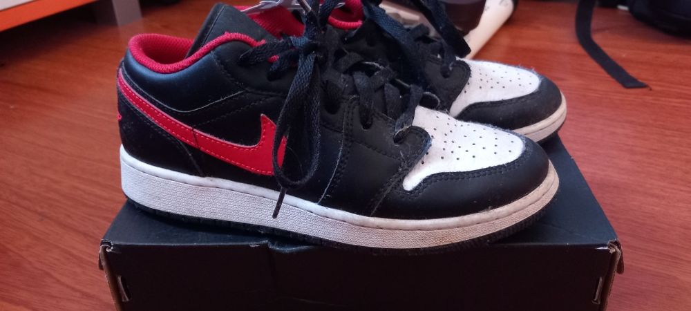 Air jordan pouco usadas com caixa e autocolante