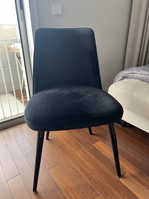 Set of 6 Black Chairs