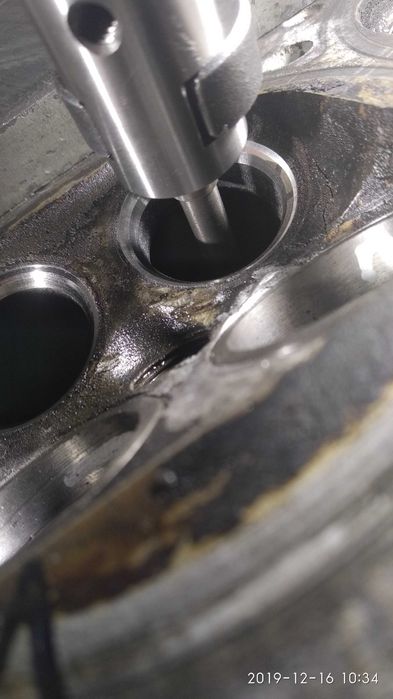 Ремонт головки блоку циліндрів якісно та швидко