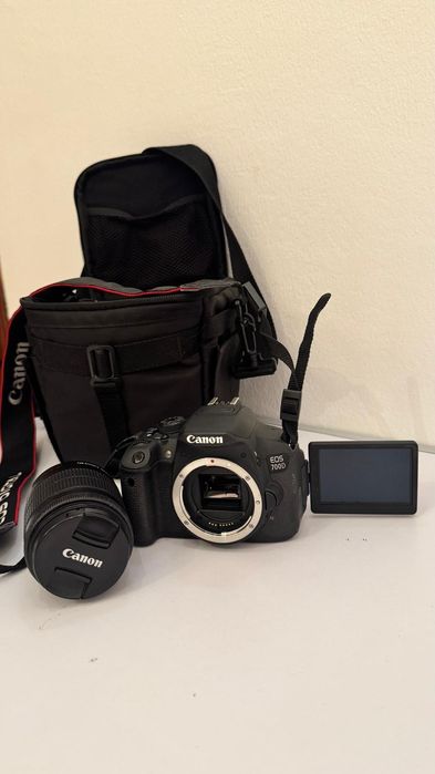 Câmara fotográfica Canon EOS 700D