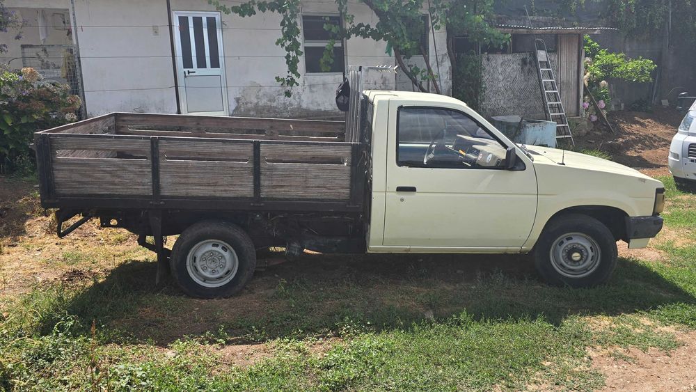 Nissan pickup 2.5