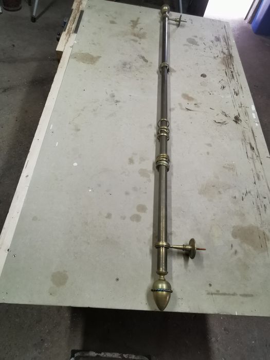 Varão vintage todo em latão