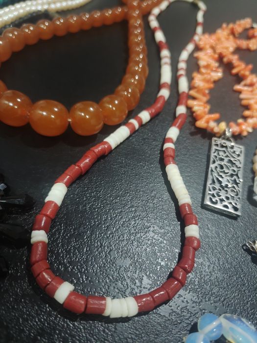 Бусы из натуральных камней в серебре