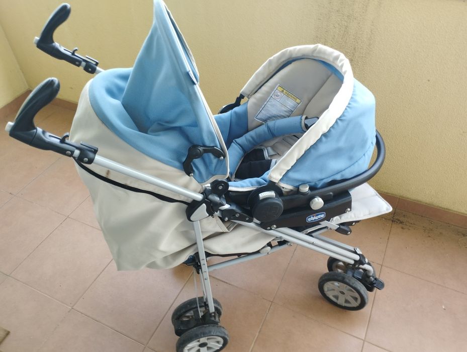 Carrinho com ovo para bebé.