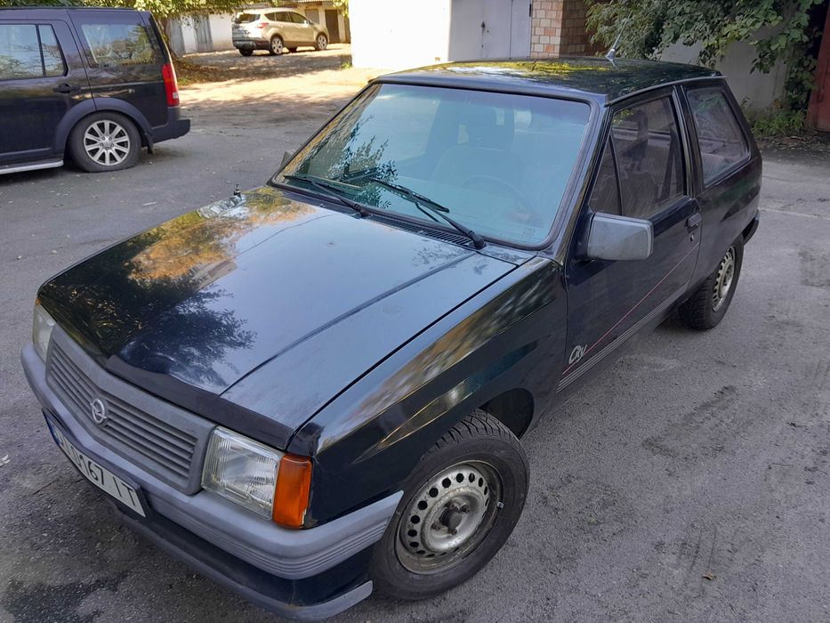 Opel Corsa 1990, чорний - сів і поїхав, хоч в Карпати по гриби!