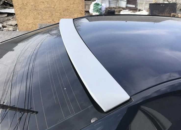 Спойлер Козырек лип багажника Стекла  Toyota Camry 50/55