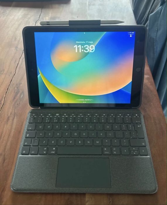 Apple IPad 8 generacji 32GB