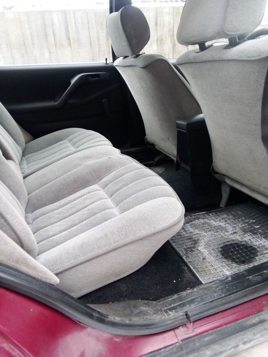 Продам срочно вольцваген пассат в 3 газ бензин