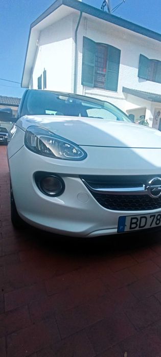 Opel Adam 1.2 White/black