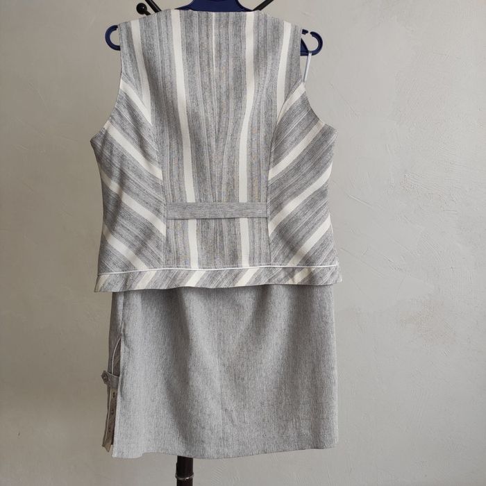 Двойка серого цвета