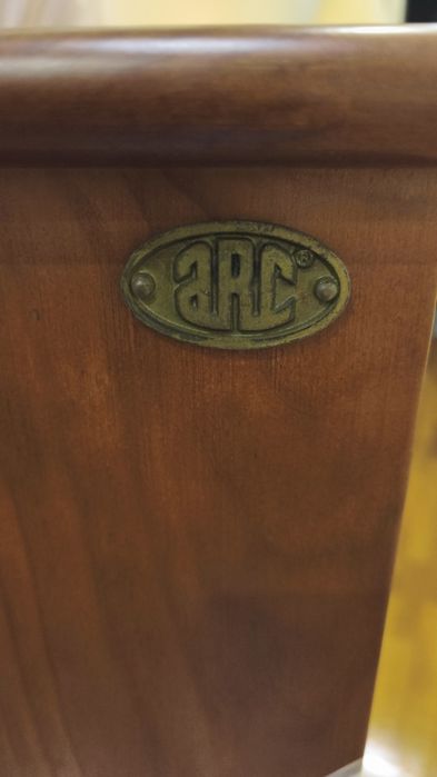 Coluna para CD 's ARC