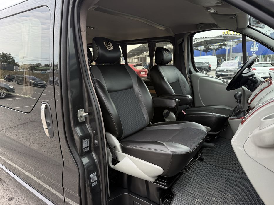 Бус Opel Vivaro 2009 Пасажир, Довга база (2.0 dCi) обмін, лізинг