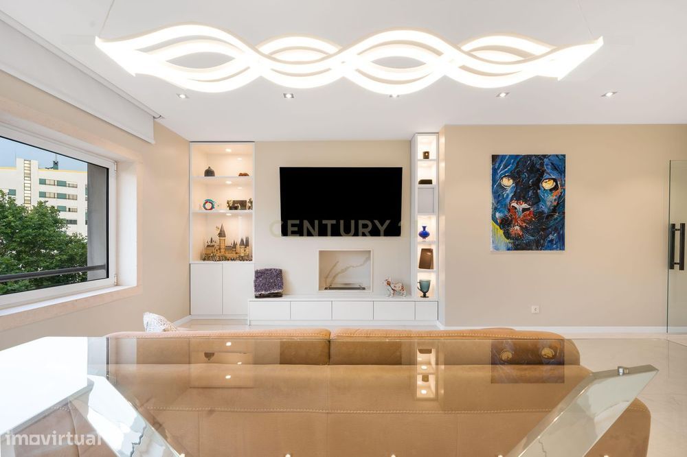 Exclusivo Apartamento T4 com Renovação de Charme  | Alameda dos Oceano