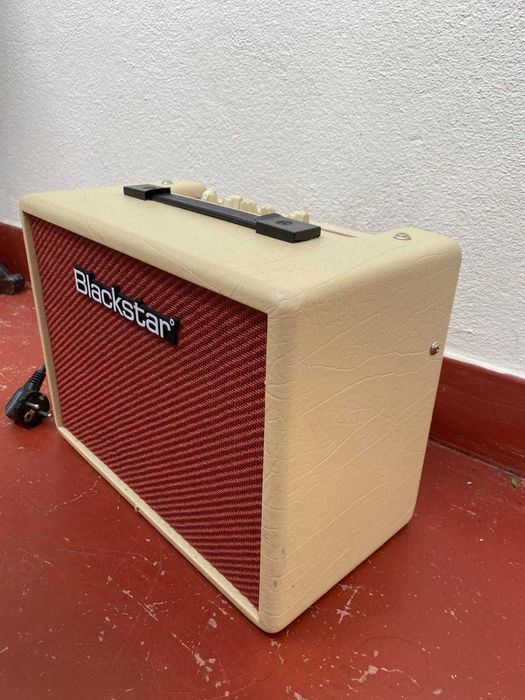 Amplificador Blackstar Debut 15E
