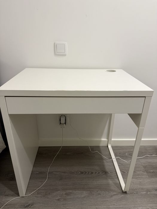 Vendo secretaria e espelho