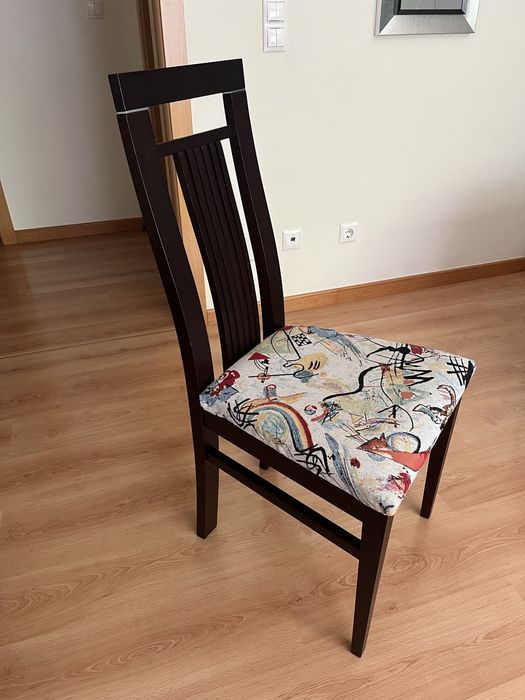 Mesa de sala de jantar mais 6 cadeiras