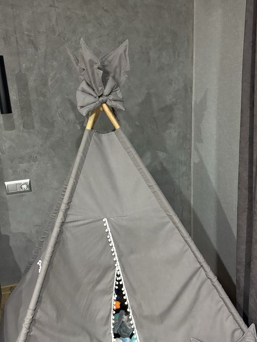 Вігвам (палатка дитяча)сірого кольору у гарному стані +2 подушк