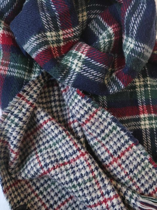 Szal klasyczny tartan scarf plaid granat zieleń frędzle reversible