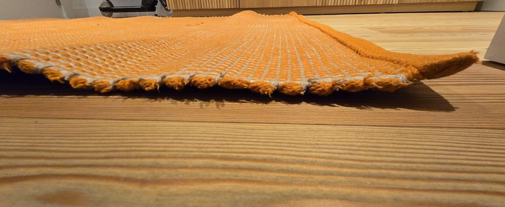 Vendo tapete fino laranja "seco" 173*128 cm