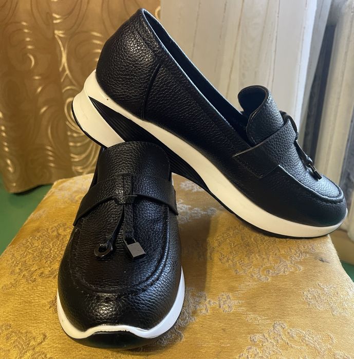 Продам Лоферы женские Новые