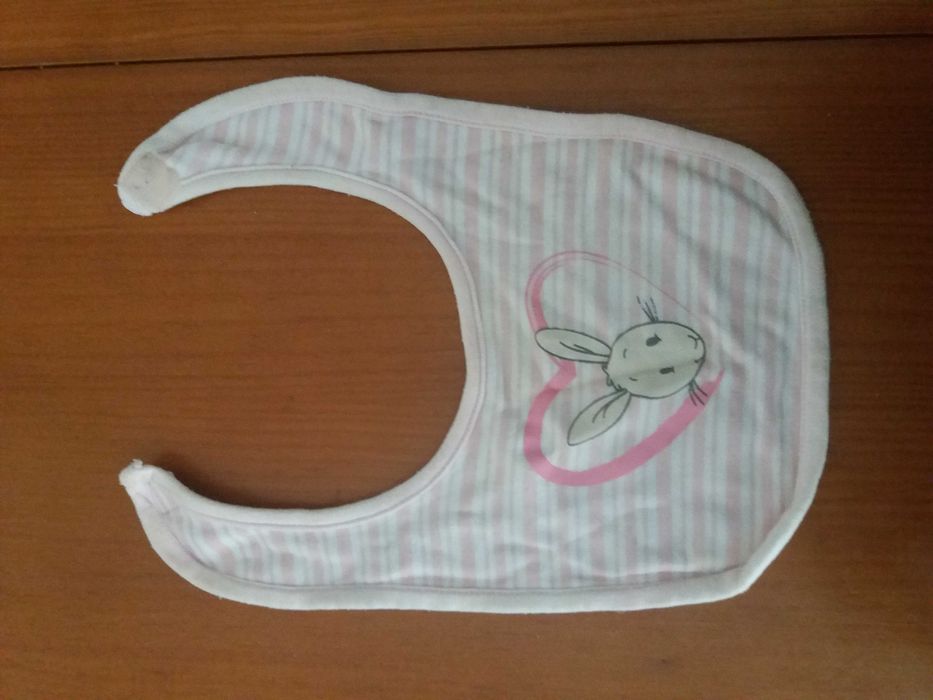 Conjunto de três babetes para bébé