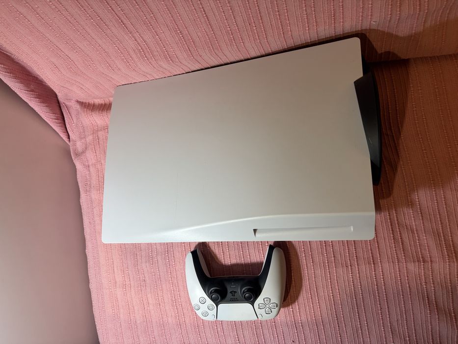Vendo  PlayStation 5 como nova