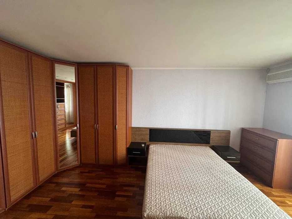 пр Берестейський 103, простора 4к, м Житомирська,Святошино