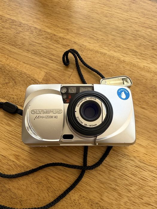 Olympus mju zoom 140mm como NOVA