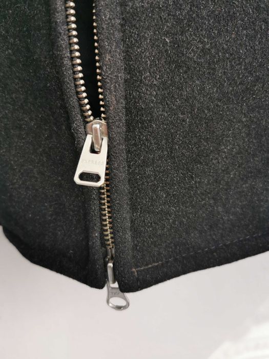 Чоловіче полупальто бренду Express