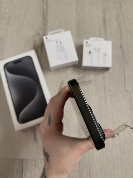 iPhone 15 pro 256 гб Black Titanium