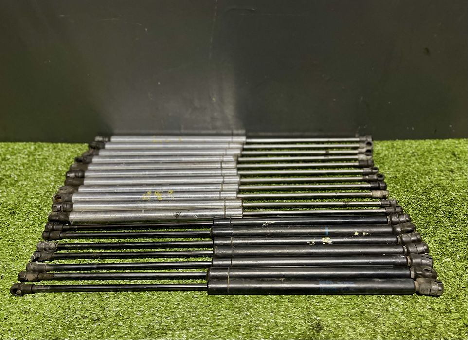 Стойки ляди амортизатори капоту Golf 4 VW Гольф 4 Bora розборка Бора