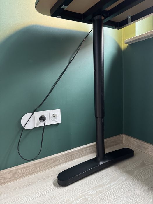 Biurko regulowane duże 140x60 Ikea Bekant regulowana wysokość