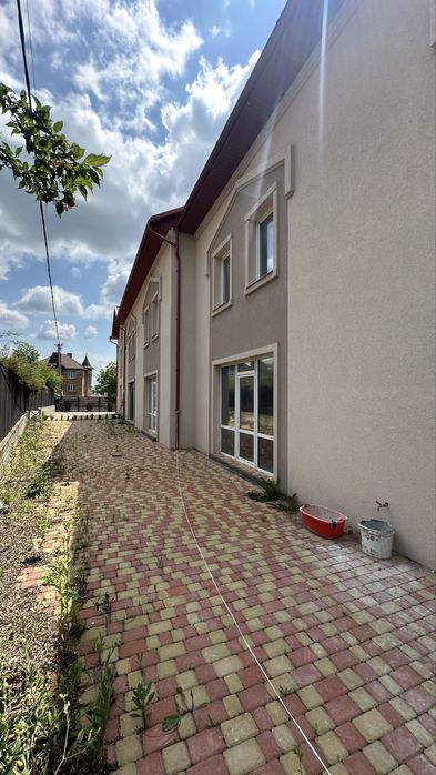 Продаж; таун-хаус; Чернівці; В. Кучурів;