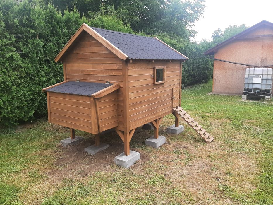 Kurnik dla kur ocieplany.