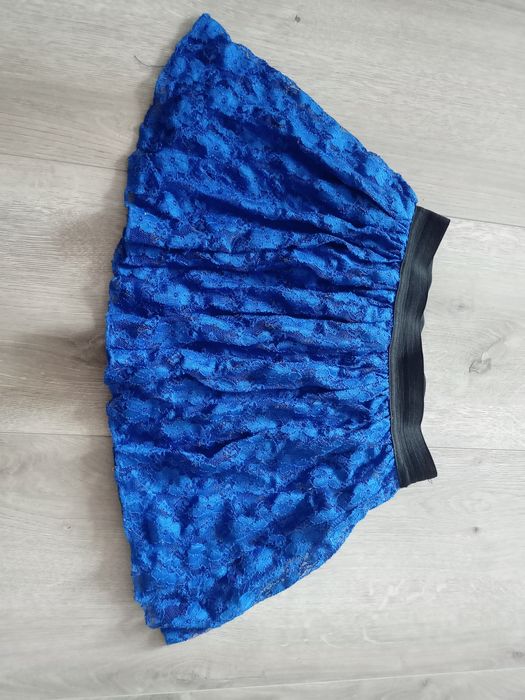 Spódnica dziewczęca koronkowa 140