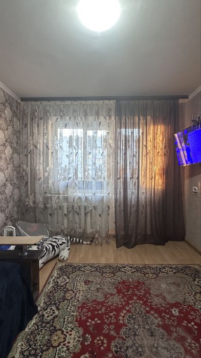 Продаж 3к  мікрорайон озерна