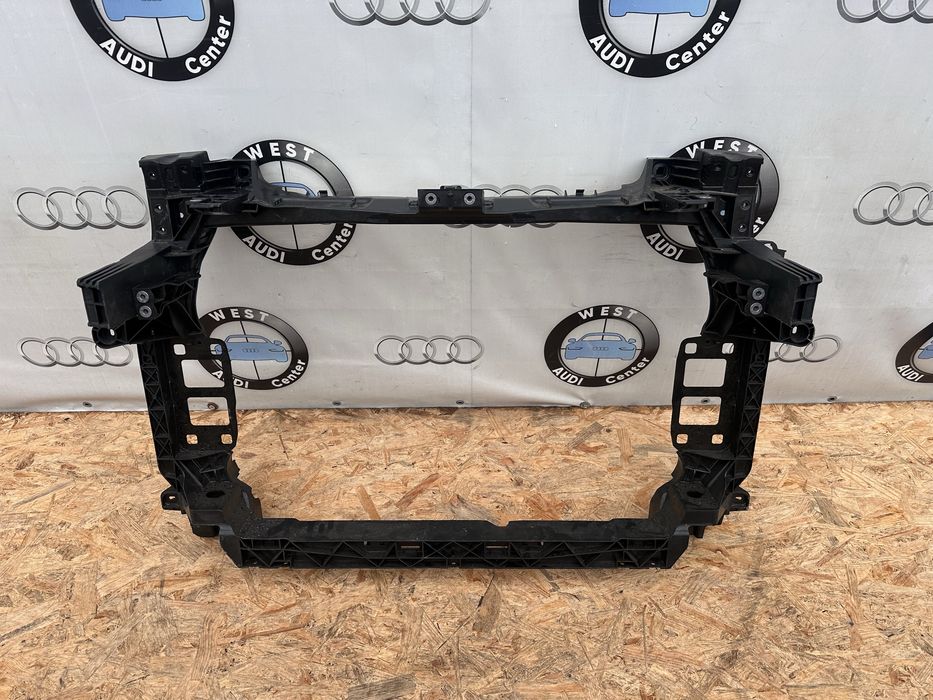 Панель телевізор Audi Q7 4M 2025 Установочна панель радіаторів